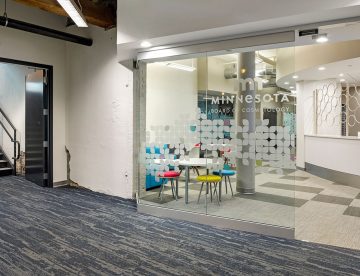 Photo of entryway to Minnesota Board of Cosmetology office